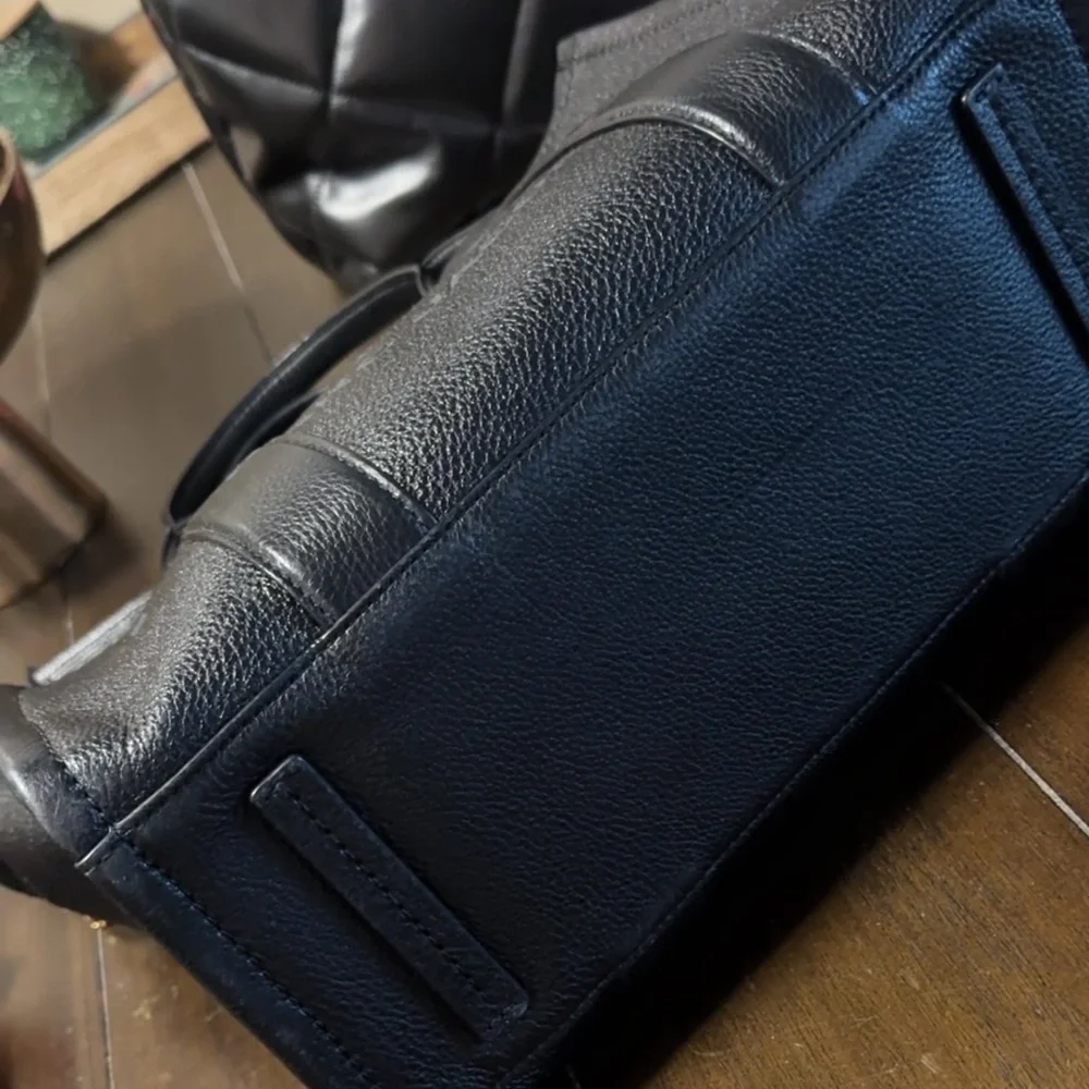 Marc Jacobs Black The Tote Leather Medium with Matching Charm Crossbody RESERVED - Picture 13 of 16